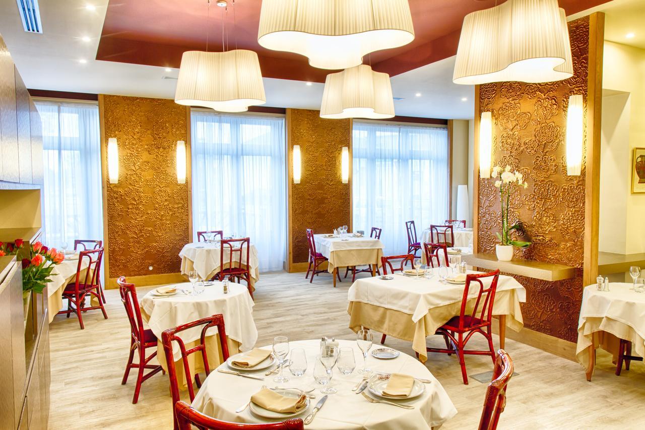 Hotel Restaurant Le Parc Moulins  Zewnętrze zdjęcie