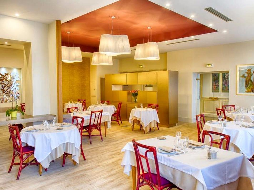 Hotel Restaurant Le Parc Moulins  Zewnętrze zdjęcie