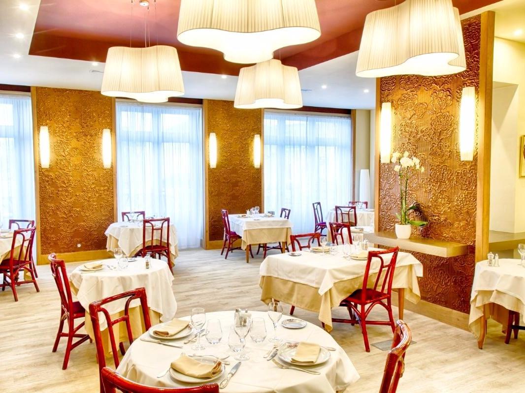 Hotel Restaurant Le Parc Moulins  Zewnętrze zdjęcie
