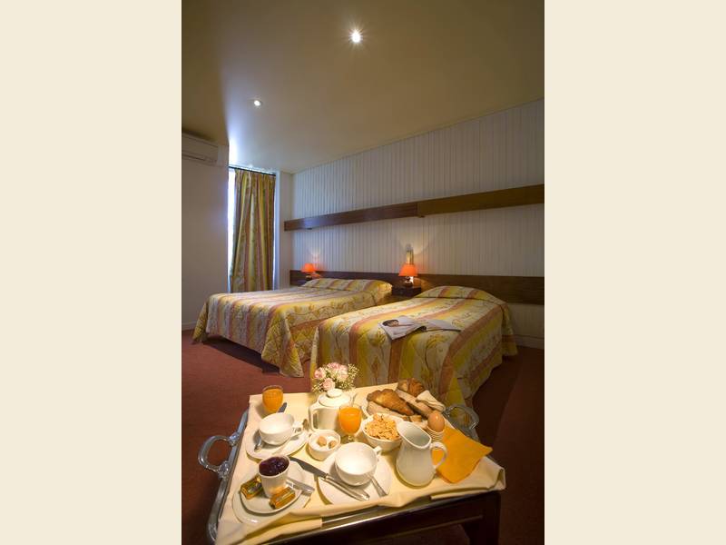 Hotel Restaurant Le Parc Moulins  Zewnętrze zdjęcie