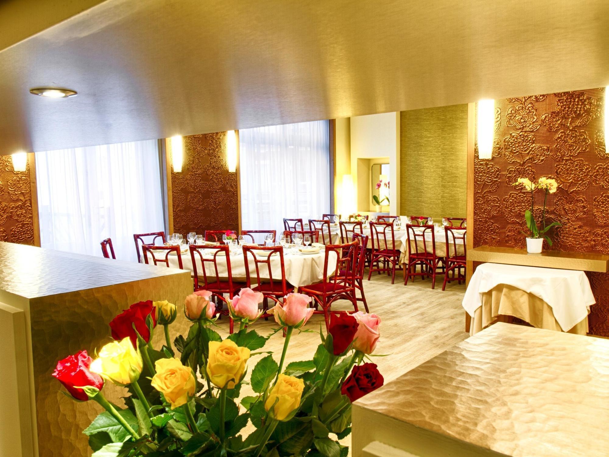 Hotel Restaurant Le Parc Moulins  Zewnętrze zdjęcie