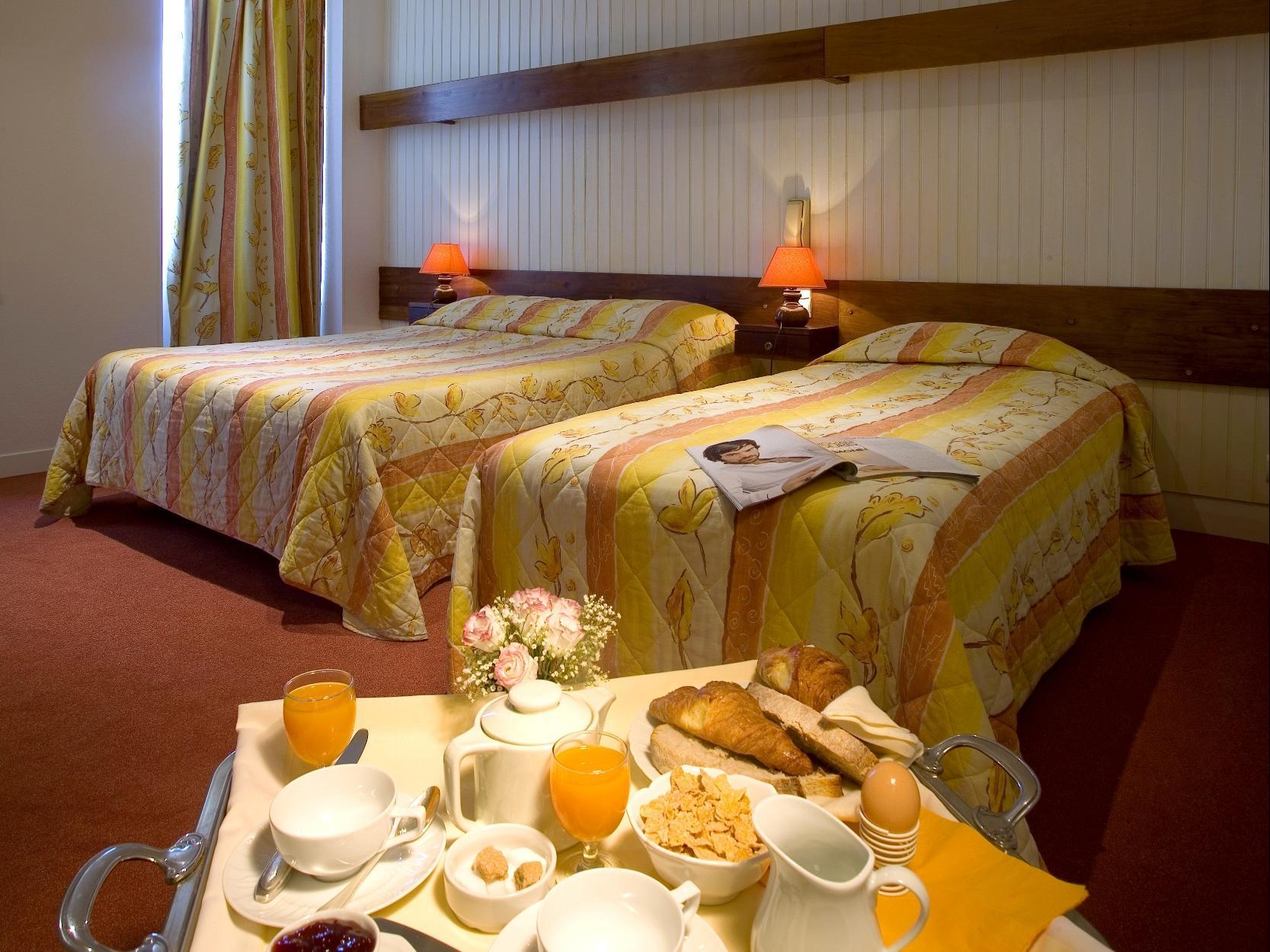 Hotel Restaurant Le Parc Moulins  Zewnętrze zdjęcie