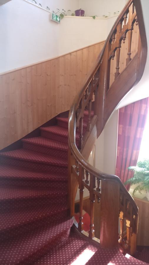 Hotel Restaurant Le Parc Moulins  Zewnętrze zdjęcie