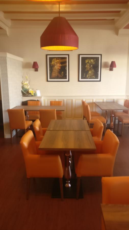 Hotel Restaurant Le Parc Moulins  Zewnętrze zdjęcie