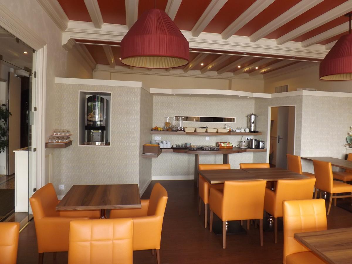 Hotel Restaurant Le Parc Moulins  Zewnętrze zdjęcie